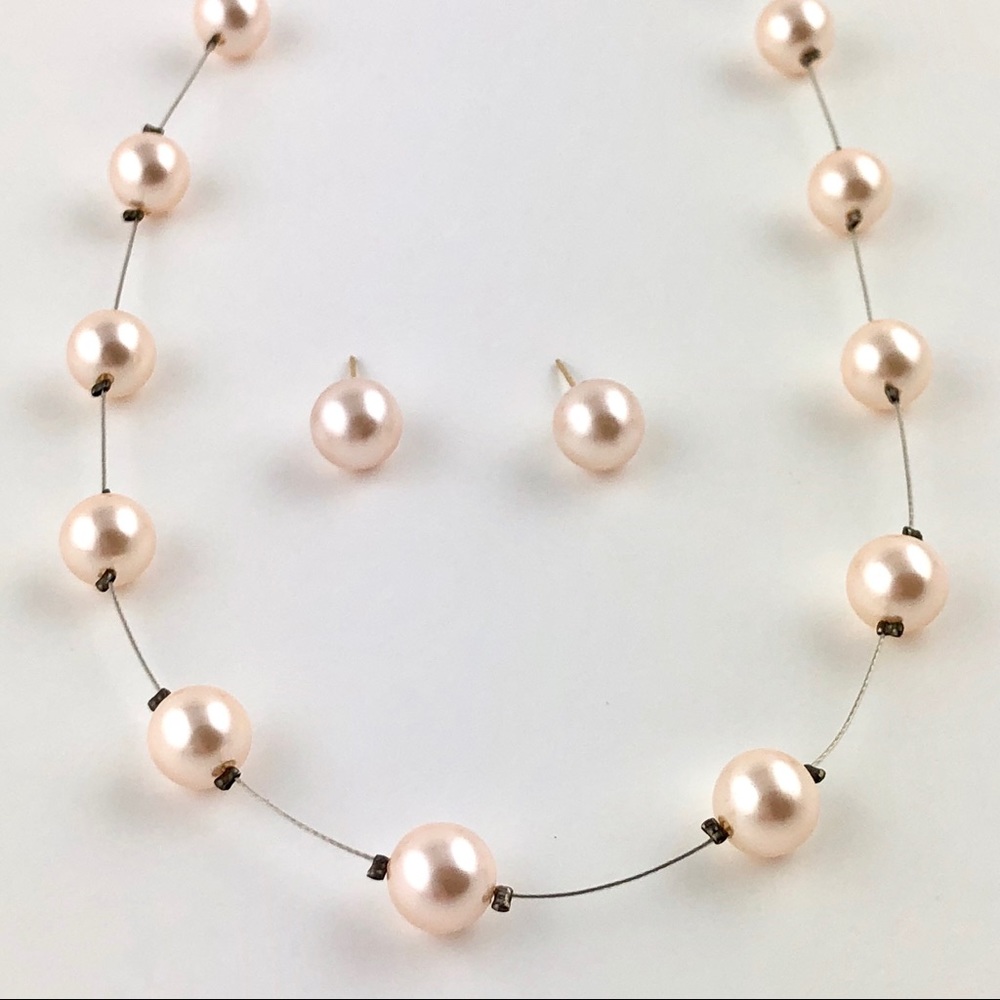 ⚡️Host Pick⚡️Pale Pink Faux Pearl Necklace & Earrings
